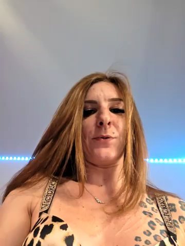 Ladykimberly_XOXO live cam screenshot female from France on Ufotopia – Live Cams & Video Chat Community — screenshot #1