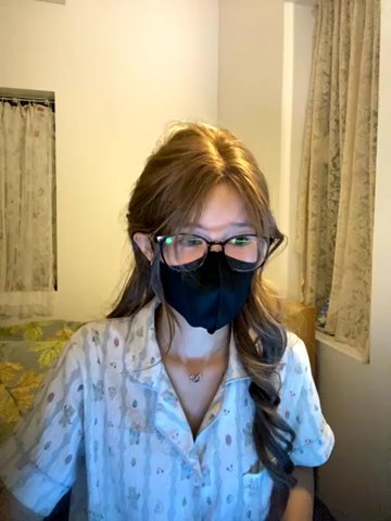 maomi_1yi live cam screenshot female from Vietnam on Ufotopia – Live Cams & Video Chat Community — screenshot #2