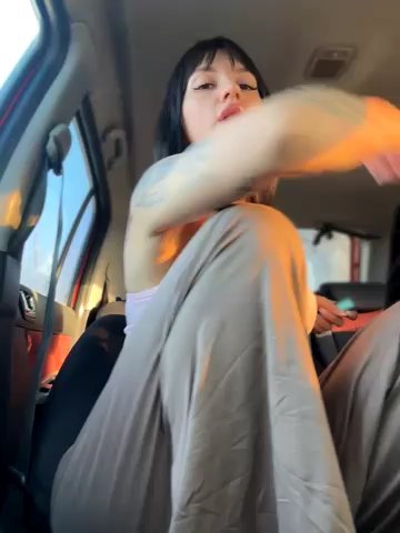 JulliaVegas live cam screenshot females on Ufotopia – Live Cams & Video Chat Community — screenshot #1