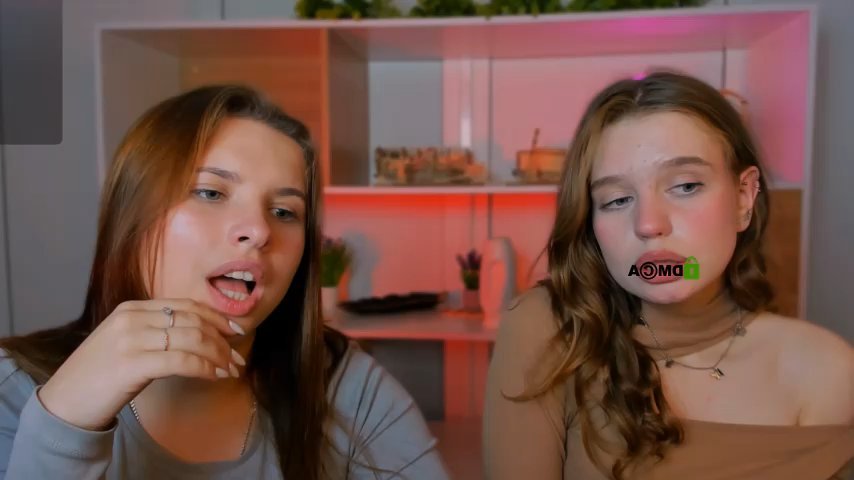 lola_swon live cam screenshot females on Ufotopia – Live Cams & Video Chat Community — screenshot #1