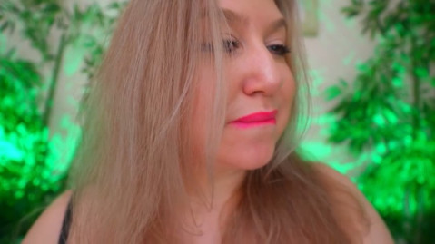 HappyLisa live cam screenshot female from China on Ufotopia – Live Cams & Video Chat — screenshot #2